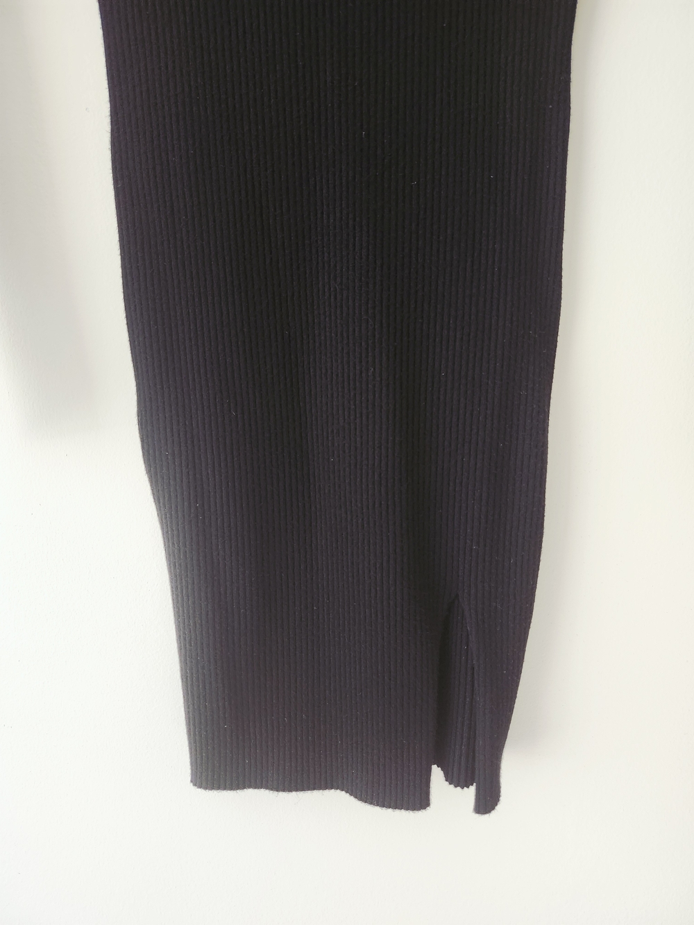 ARITZIA WILFRED Black Ribbed Long-Sleeve Bodycon Dress - Picture 7 of 10